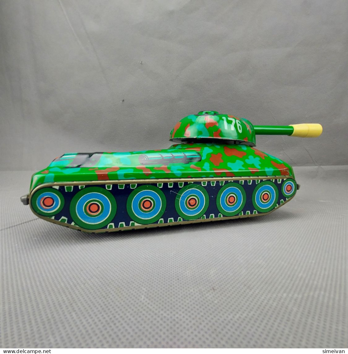 Vintage Collectible Tin Toy Soviet USSR Battery Operated Military Tank #0309 - Chars