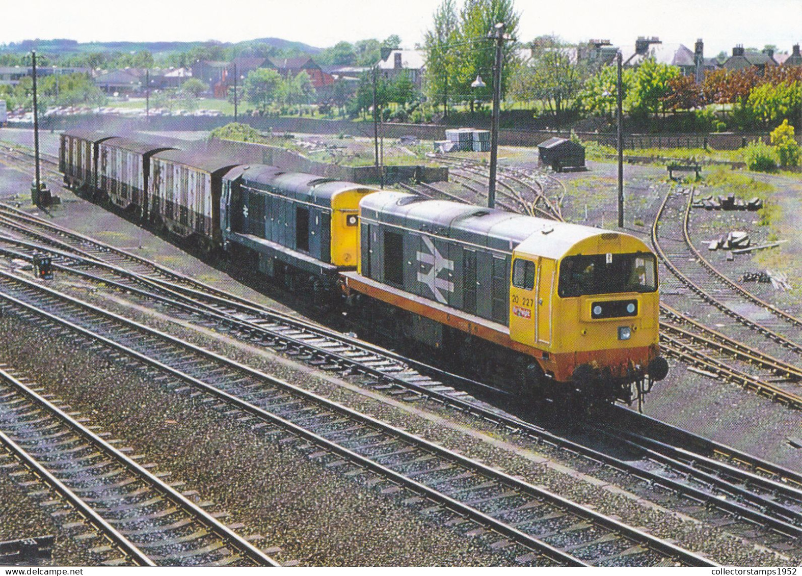 TRAIN, KIRKCALDY, FIFE, RAILWAY, UNITED KINGDOM - Fife