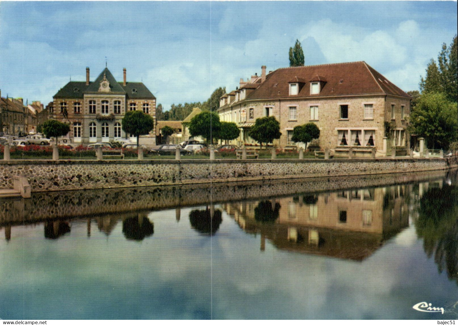 Putanges - Pont Ecrepin - L'hôtel De Ville - Putanges