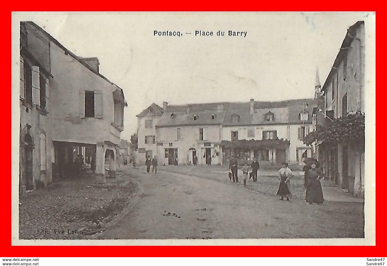 CPA (64) PONTACQ.  Place Du Barry. Animé, Commerces Café, Tabac, Eau-de-vie Au Détail..*6911 - Pontacq