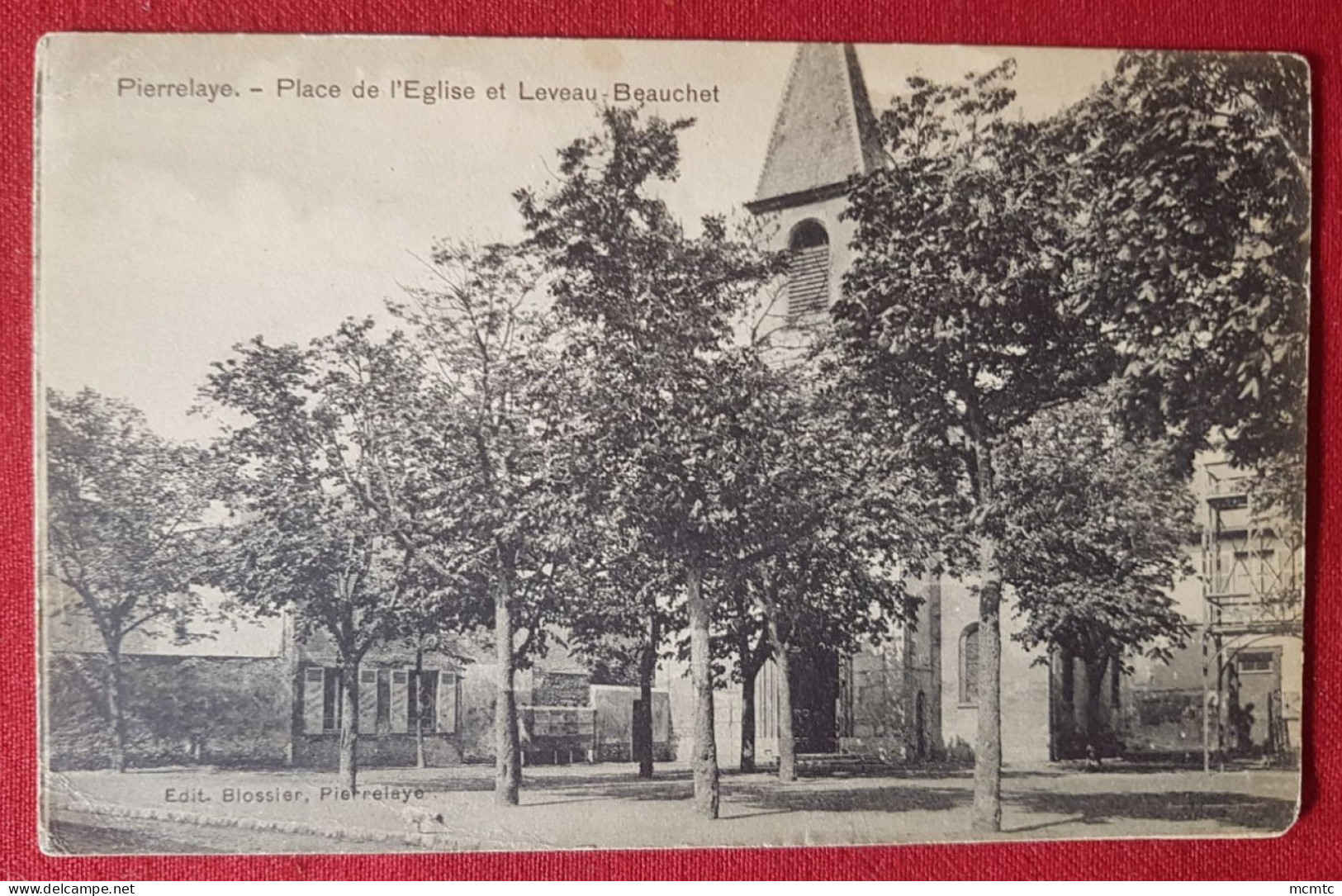 CPA -   Pierrelaye - Place De L'église Et Leveau Beauchet - Pierrelaye