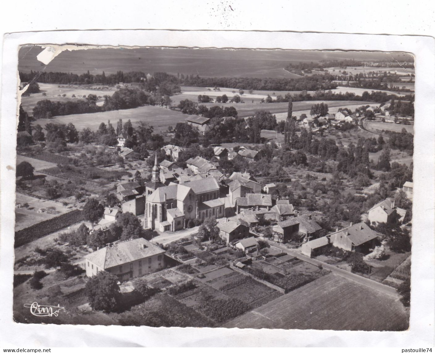 CPM. 15 X 10,5 -  SCIEZ  -  Vue  Aérienne. - Quartier De L'Eglise - Au Fond, Le Léman - Sciez