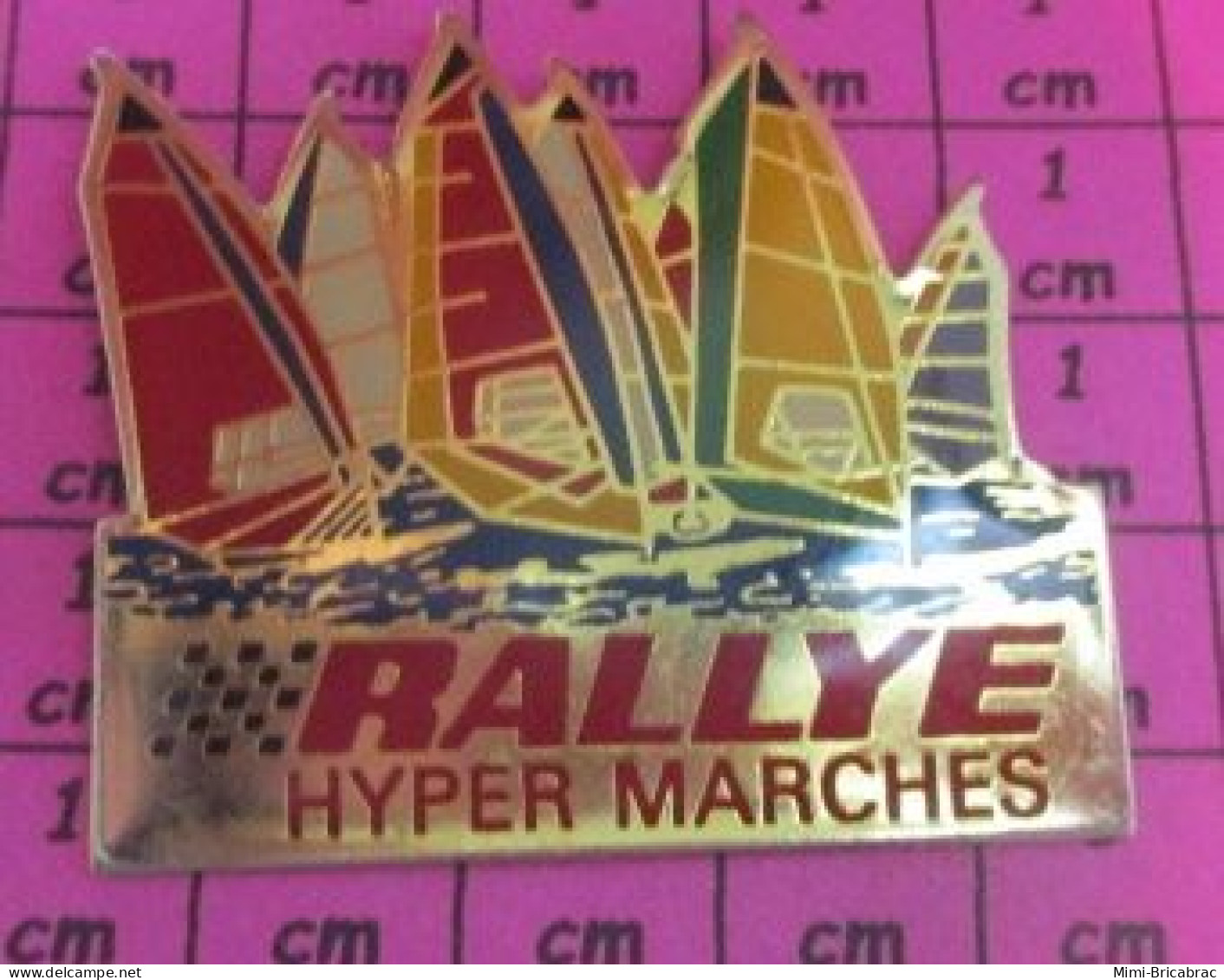 1115B Pin's Pins / Beau Et Rare / SPORTS / Grand Pin's VOILE VOILER REGATES RALLYE HYPERMARCHES - Zeilen