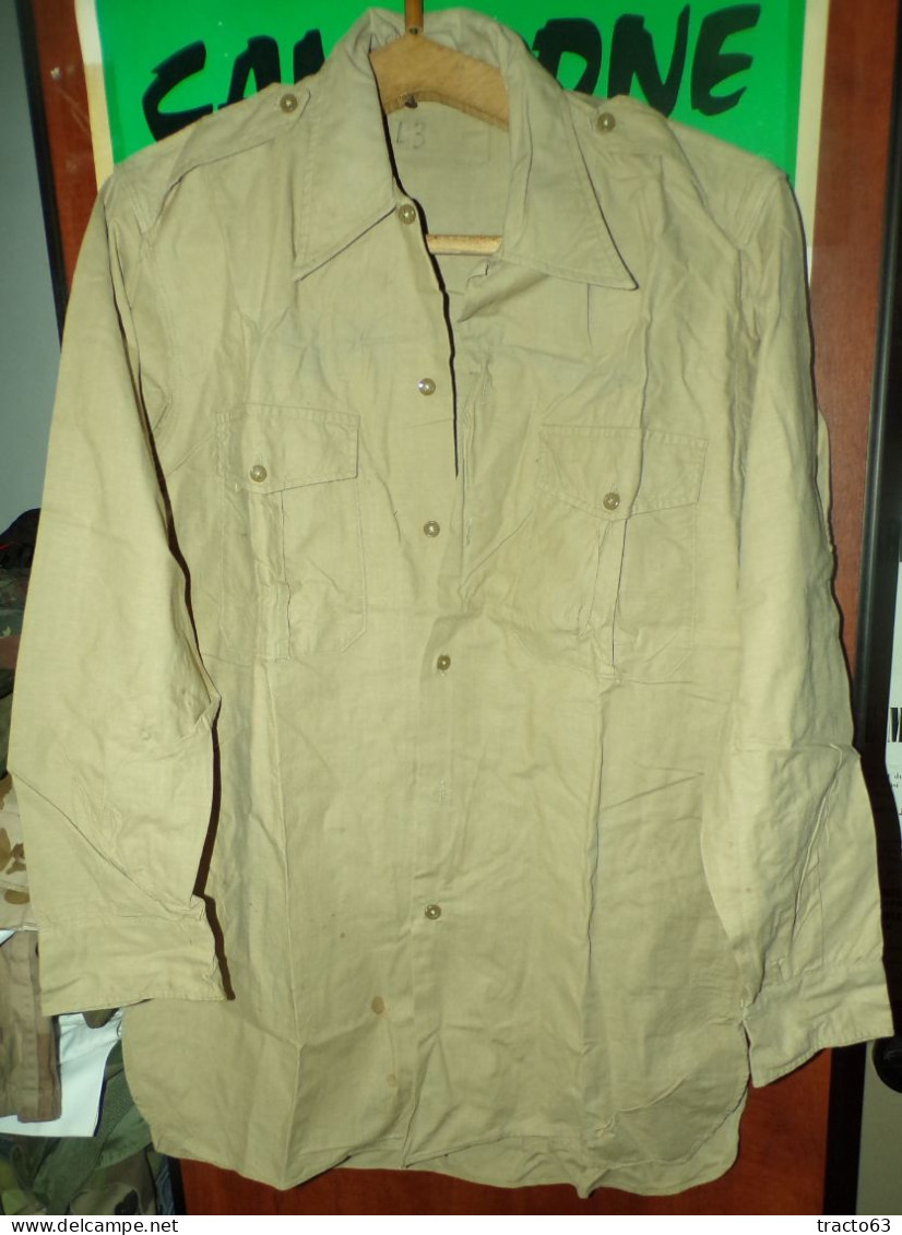 CHEMISE MILITAIRE DE L'ARMEE FRANCAISE DE 1950/60 ,Taille 3 L SOIT L EN CIVIL, DANS SON JUS  A NETTOYER PETITES TACHES , - Equipement