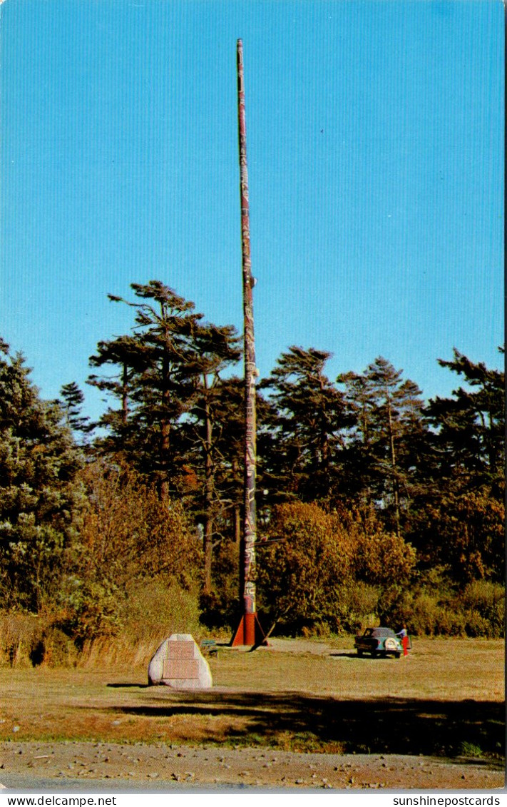 Canada Victoria Beacon Hill Park World's Largest Totem Pole - Victoria