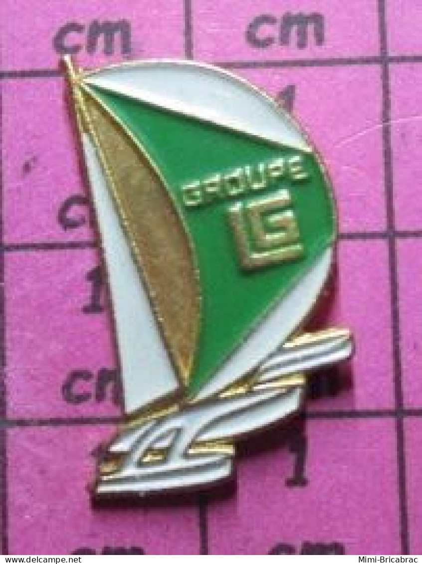 1115B Pin's Pins / Beau Et Rare / SPORTS / VOILE VOILIER TRIMARAN GROUPE LG - Sailing, Yachting