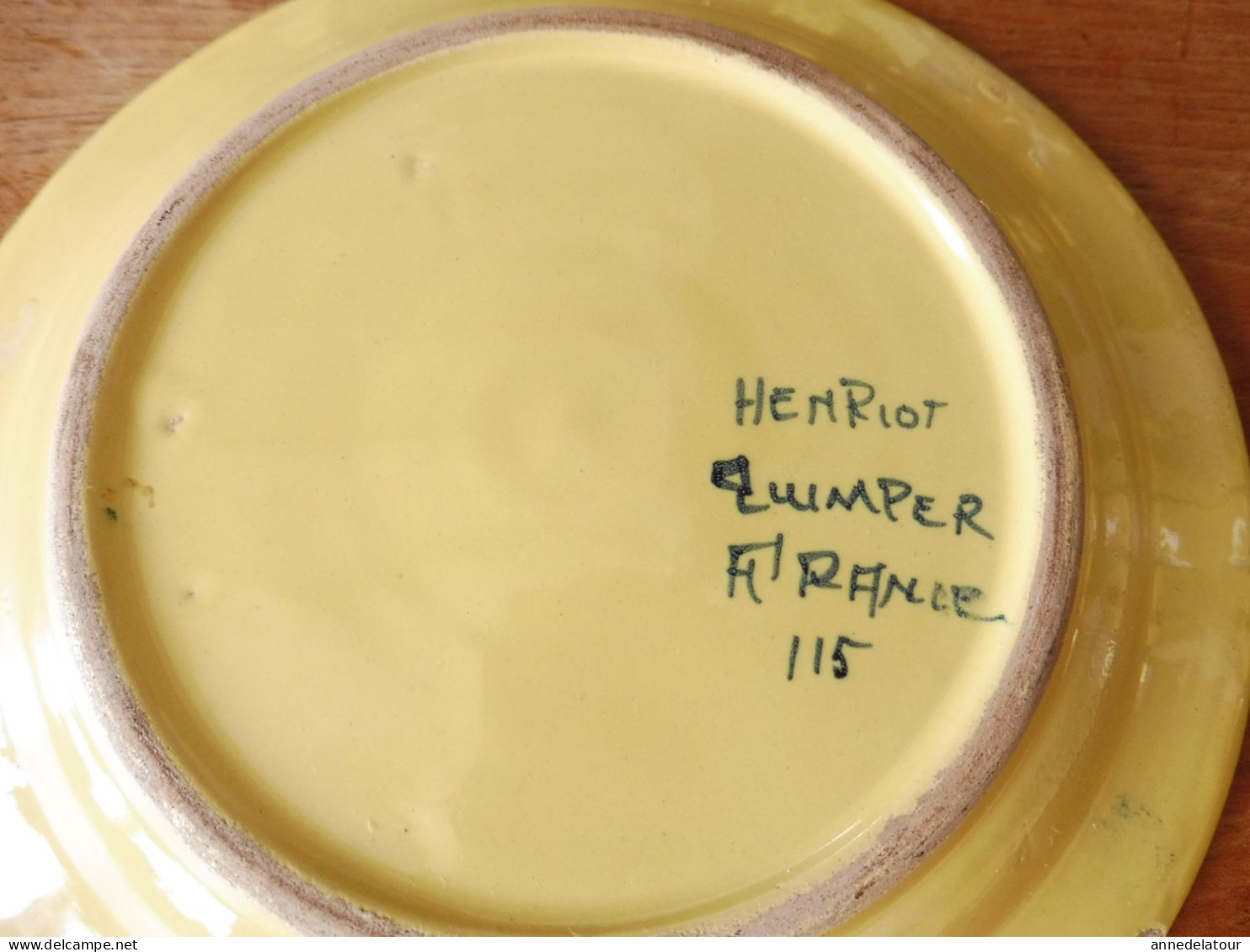 Faïence ancienne Quimper HENRIOT - Tête à tête  ( plat + ses 2 tasses avec leur soucoupe) couleur conforme à 1ère photo