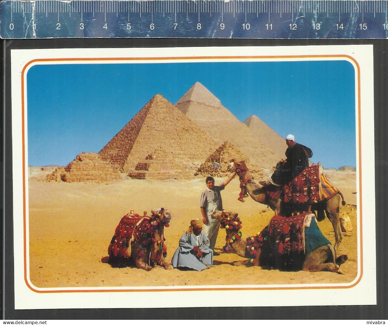GIZA -  PYRAMIDS - AHMED ATTALAH ROUND THE PYRAMIDS  ( CAMELS ) - ATTALIA CARDS - Pyramides