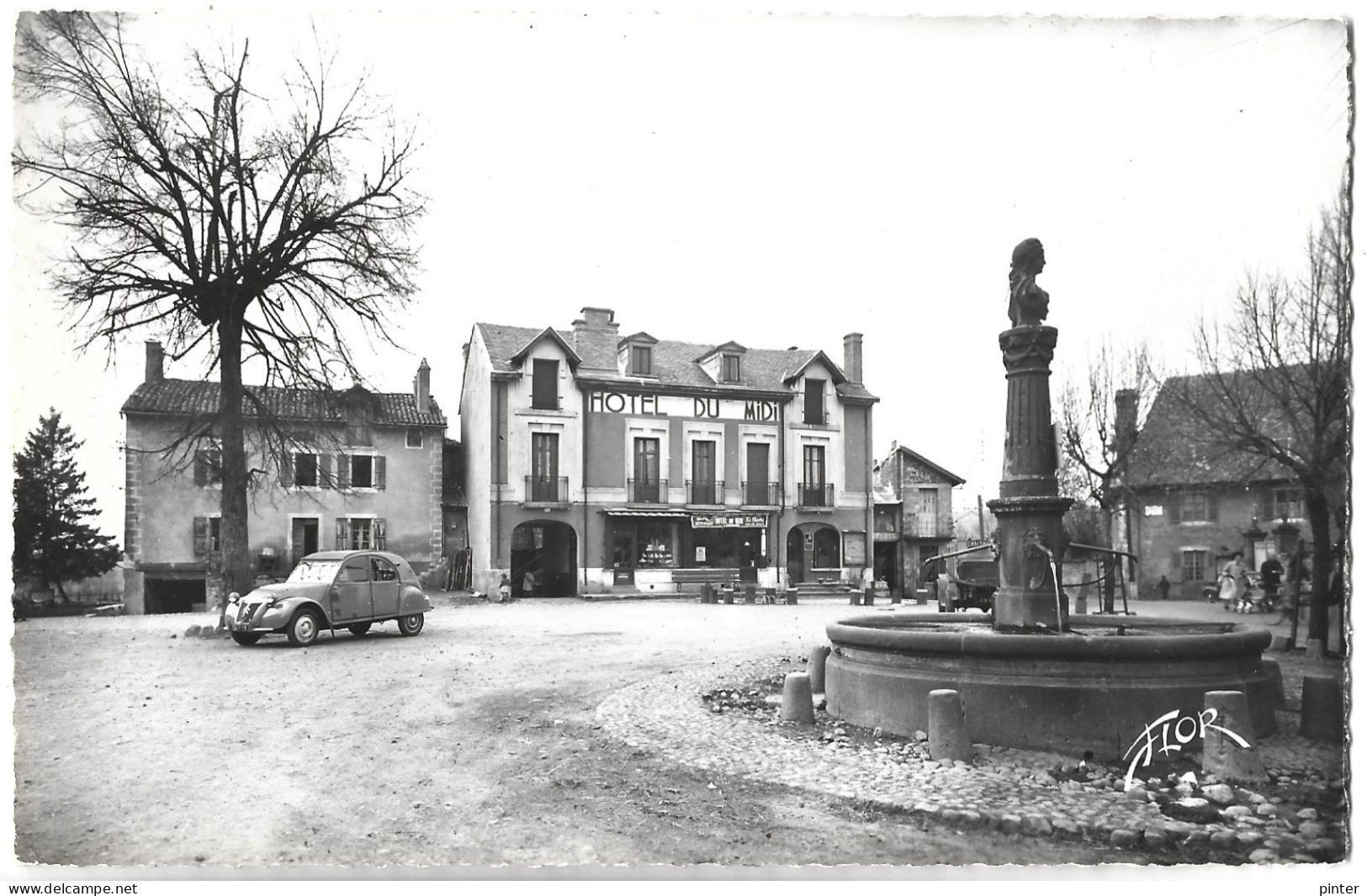 ARPAJON SUR CERE - La Place - Arpajon Sur Cere