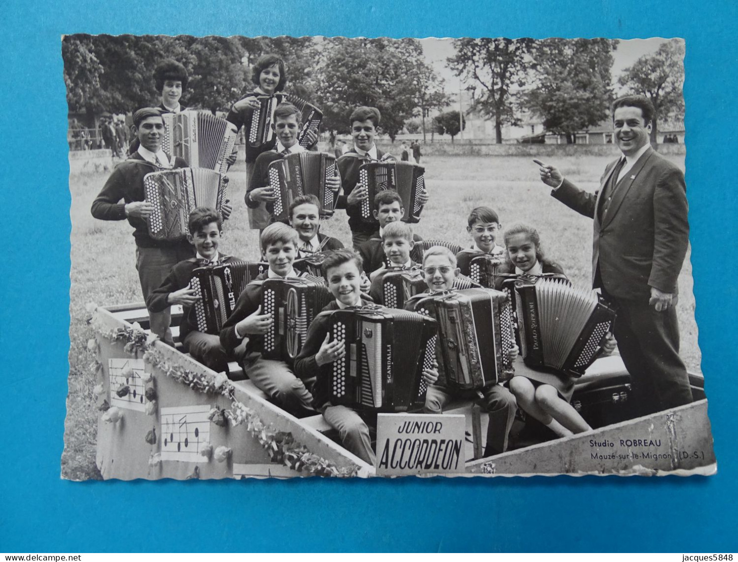 79 ) Mauzé-sur-le-Mignon - N° - (carte Photo) - Accordéoniste, Junior Accordéon - Année: - EDIT: Robreau - Mauze Sur Le Mignon