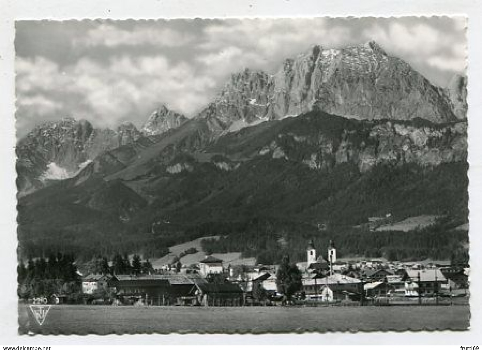 AK 152459 AUSTRIA - St. Johann In Tirol Mit Kaisergebirge - St. Johann In Tirol