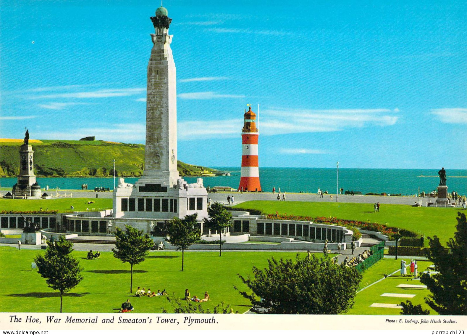 Plymouth - The Hoe, Mémorial De La Guerre Et Tour De Smeaton - Plymouth