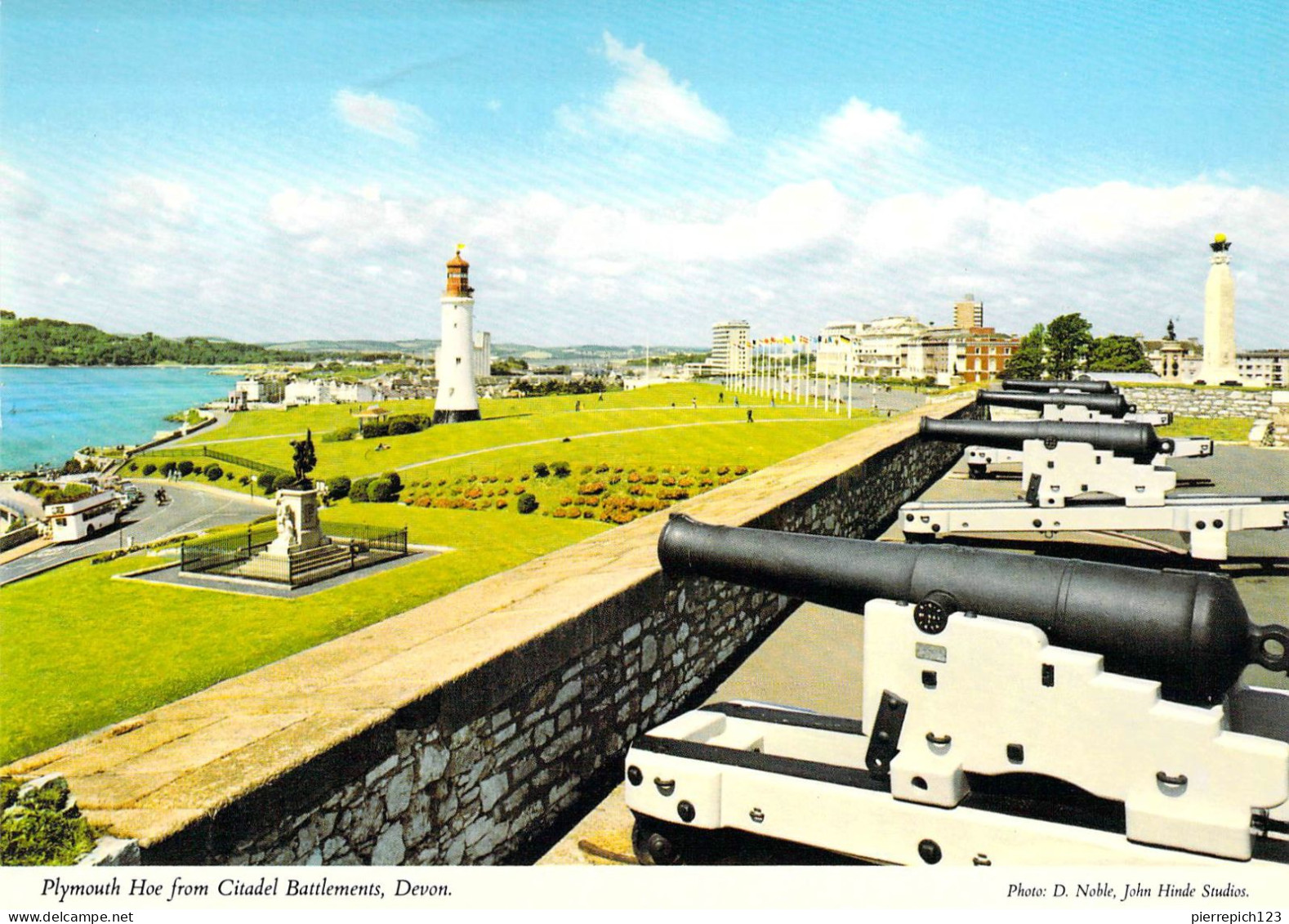 Plymouth - The Hoe - Les Remparts De La Citadelle - Plymouth