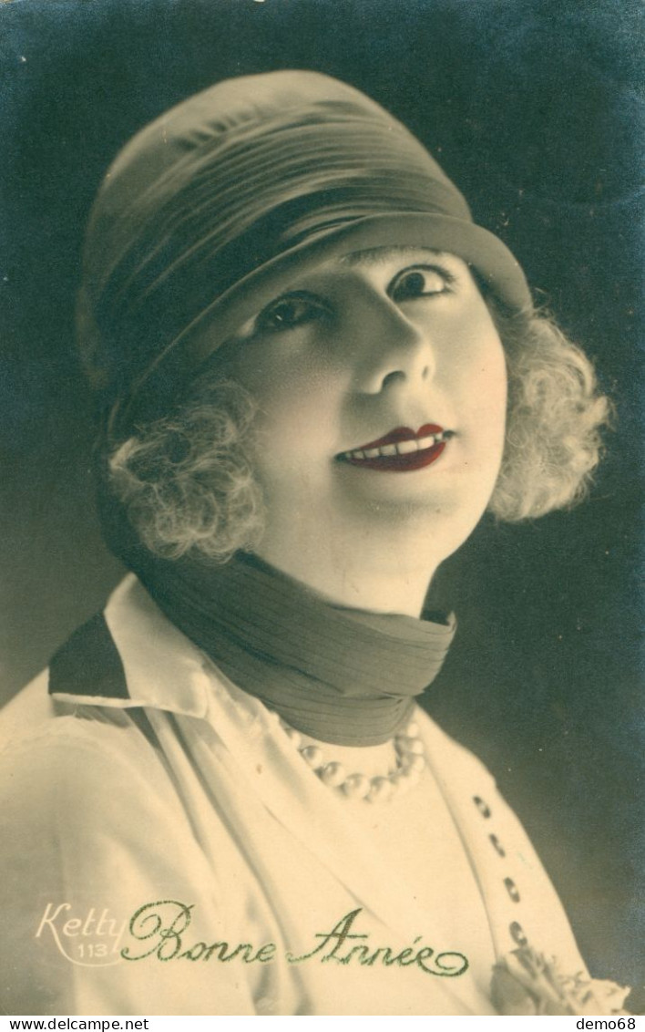 Fantaisie  Femme Coiffure Coiffe Bonne Année Ed Kelty Col Collier Vers 1930 ? Lèvre Colorisée Bonne Année Vœux - Femmes