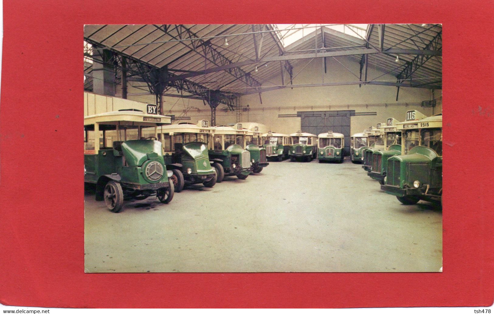 AUTOBUS---MUSEE DES TRANSPORTS DE SAINT-MANDE---Hall Des Autobus Parisiens---voir 2 Scans - Bus & Autocars