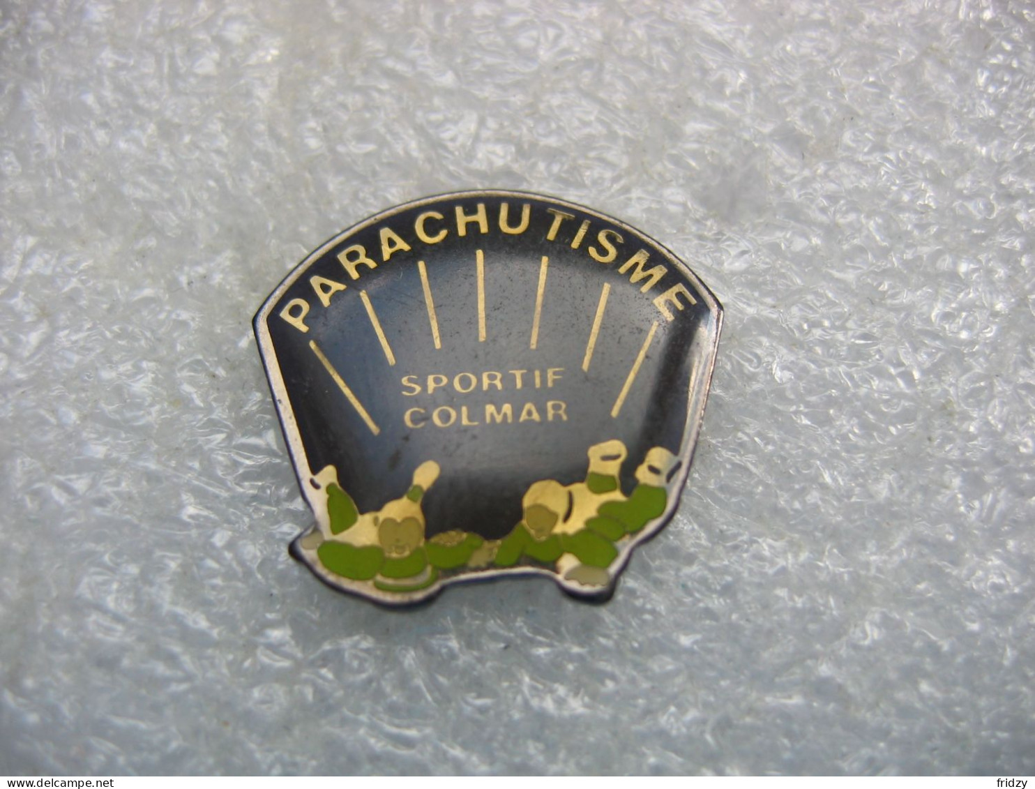 Pin's Du Club De Parachutisme Sportif De Colmar - Parachutespringen