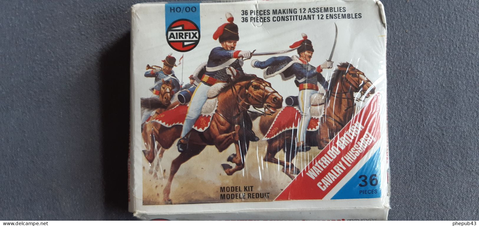 Waterloo British Cavalry (11 Figures + Horses) - Model Kit (36 Pieces) - Airfix (HO/00) - Figurine