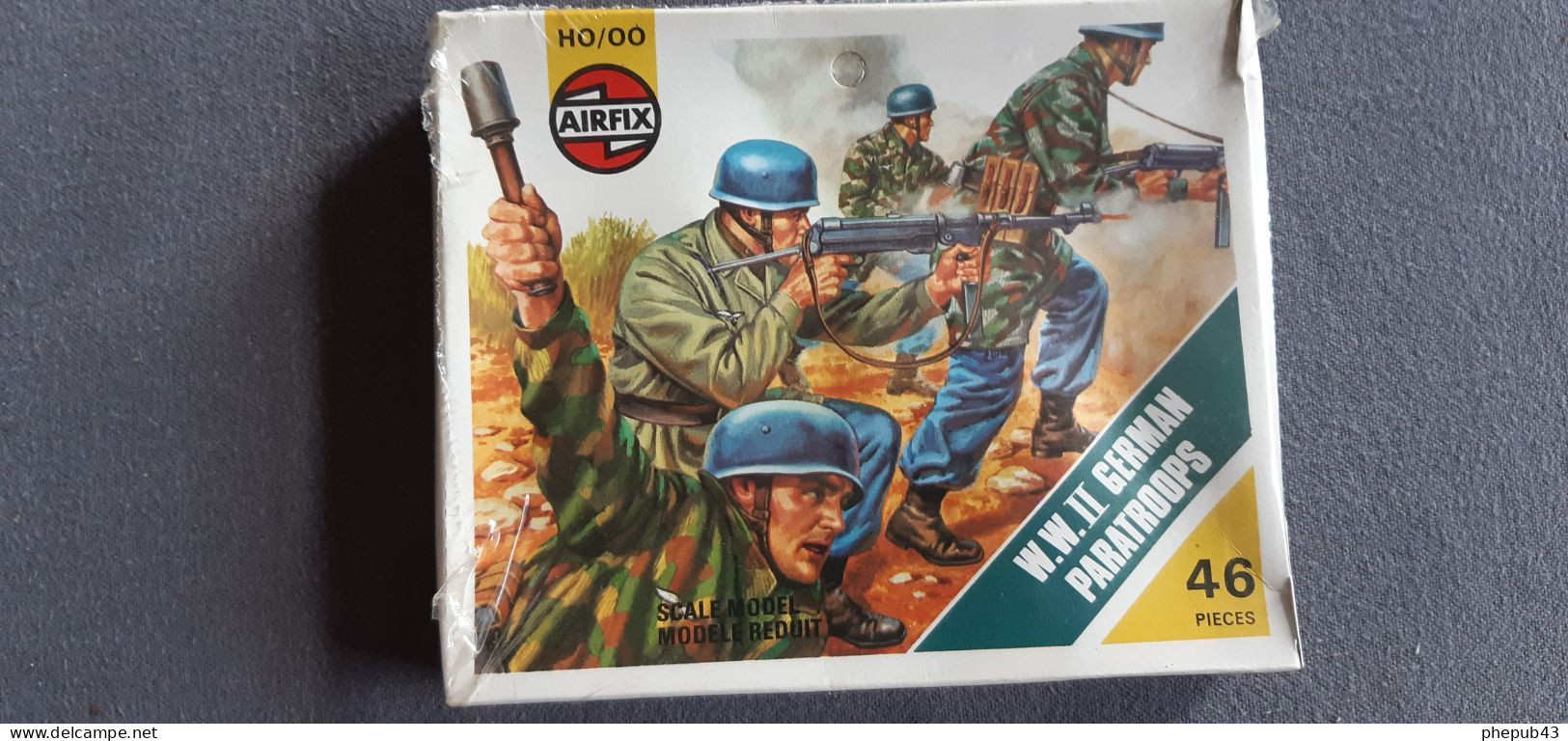 German Paratroops (4 Figures) - World War II - Model Kit (46 Pieces) - Airfix (HO/00) - Beeldjes