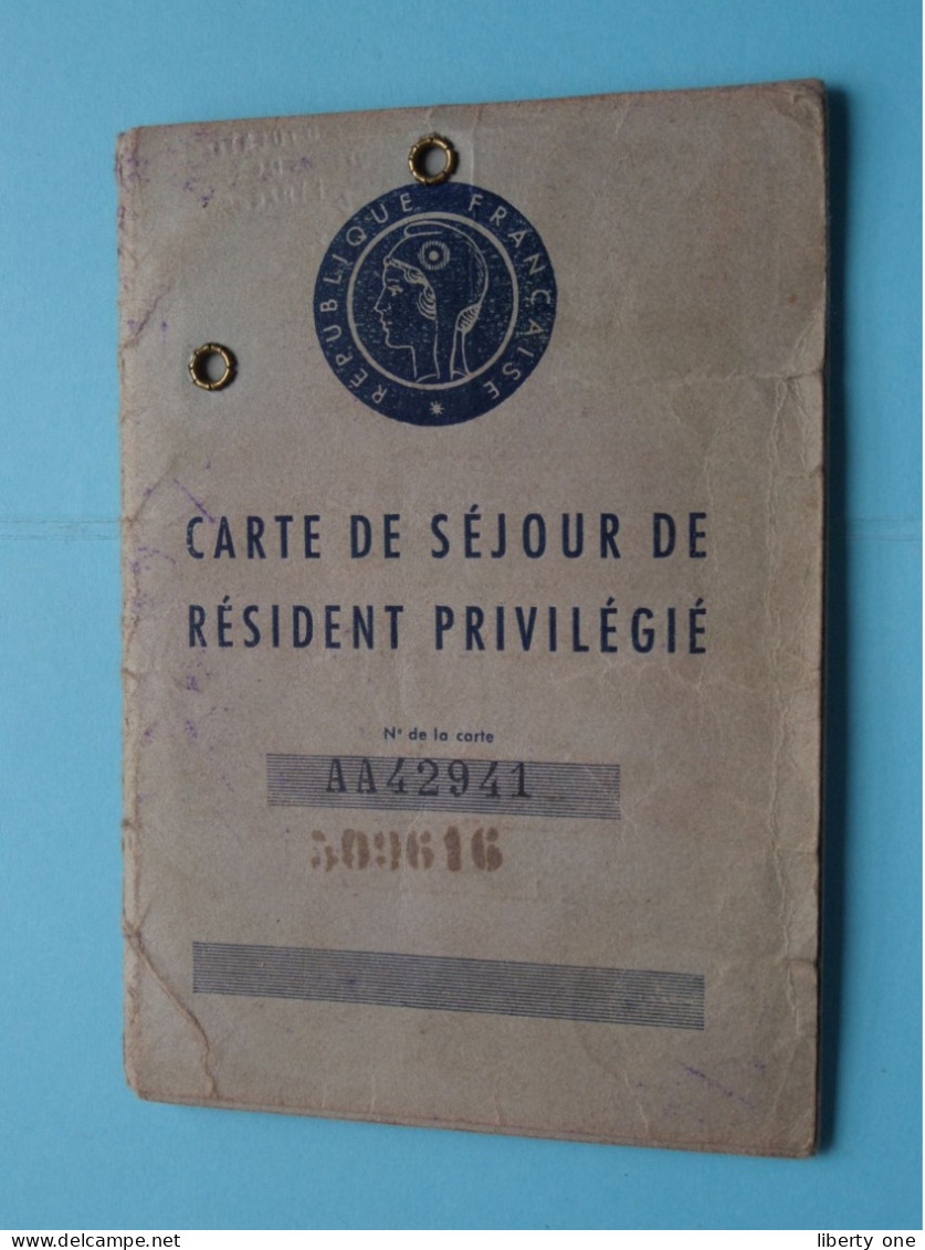 Carte De Séjour De Résident Privilégié ( AA42941 France ) De WALTHAUSEN Alfred 1884 Liège ( Voir Scans ) 1955/65 ! - Membership Cards