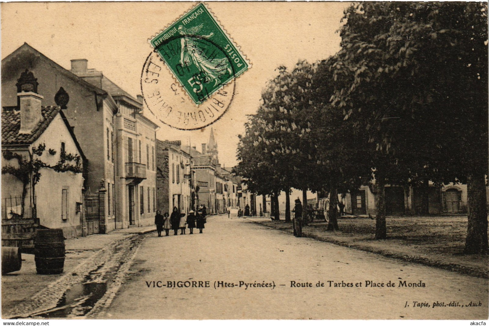 CPA Vic-Bigorre Route De Tarbes Place De Monds (1276480) - Vic Sur Bigorre