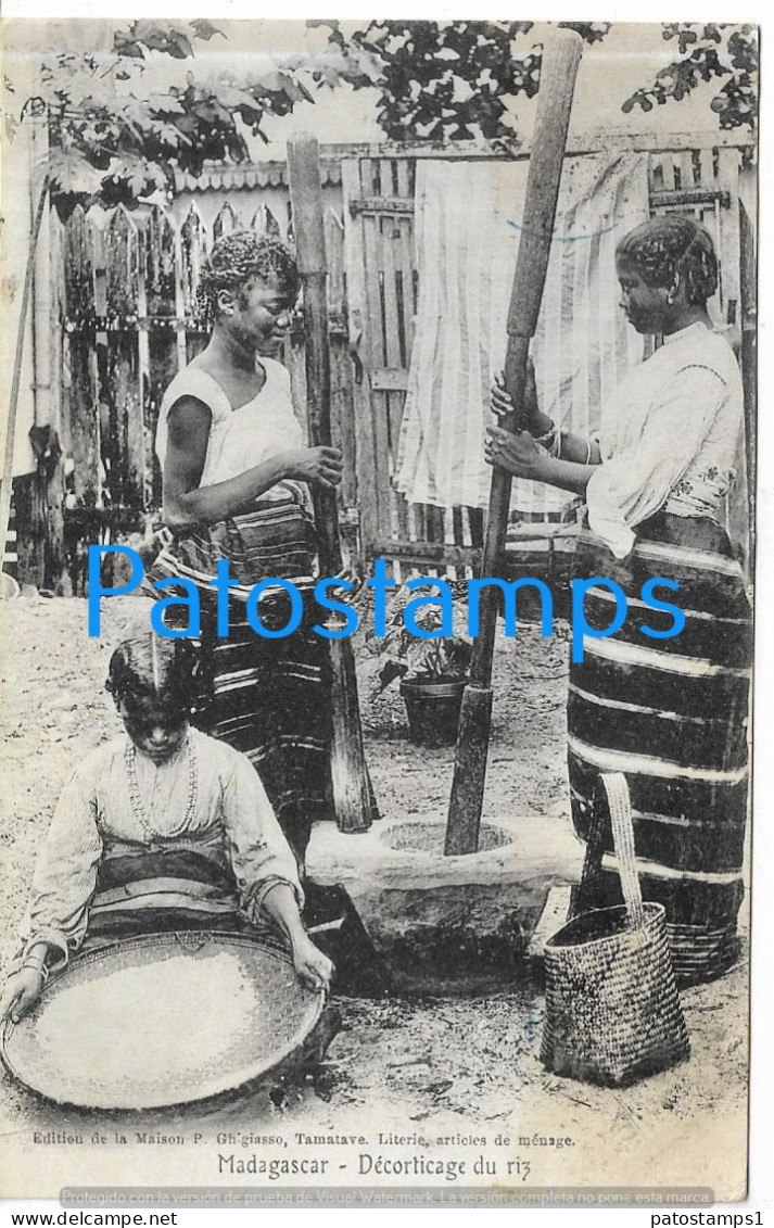 211596 AFRICA MADAGASCAR COSTUMES NATIVE DECORATING RICE POSTAL POSTCARD - Non Classés