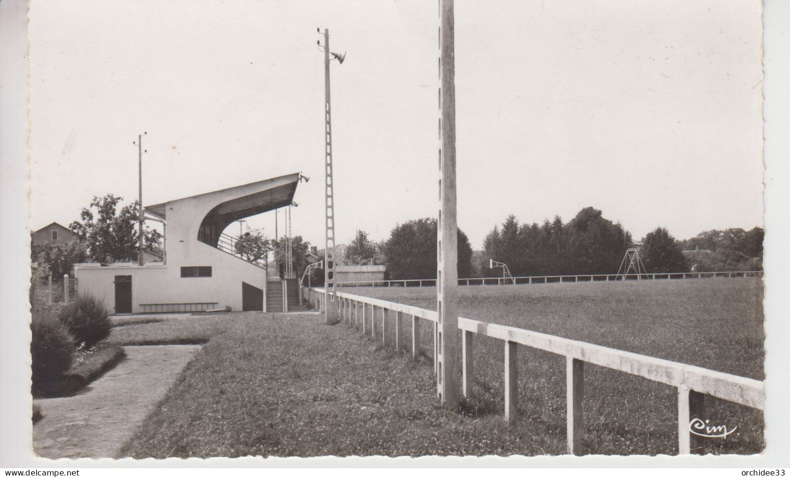 CPSM Montfort-en-Chalosse - Le Stade Municipal (jolie Vue Des Tribunes) - Montfort En Chalosse