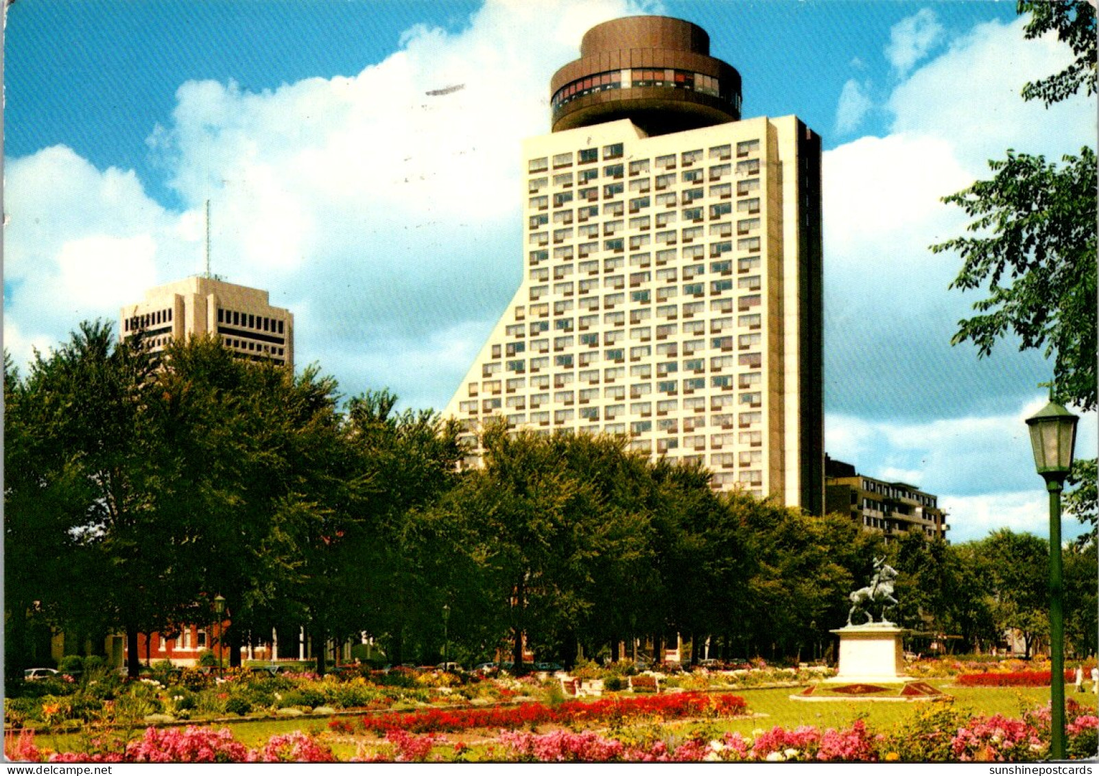 Canada Quebec Loews Le Concorde Hotel And Jeanne D'Arc Park  - Québec - La Cité