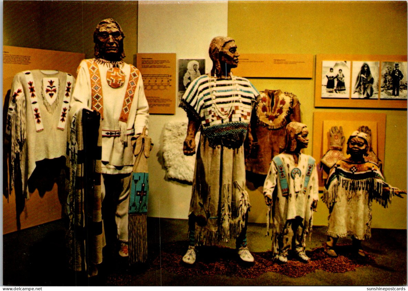 Canada Edmontoin Provincial Museum Of Alberta Plains Indian Dress - Edmonton