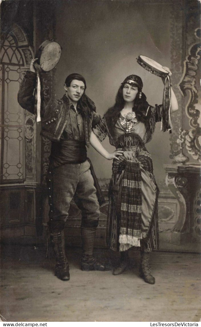 Folklore - Couple De Danseurs - Gitan ?  - Tambourins - Carte Postale Ancienne - Personnages