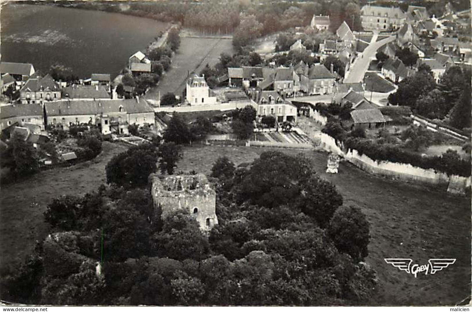 - Indre Et Loire - Ref-B213- Semblançay - Vieux Château Et Haut Bourg - Vue Aerienne - Edit. Gaby - Delvert Pilote Phot - Semblançay