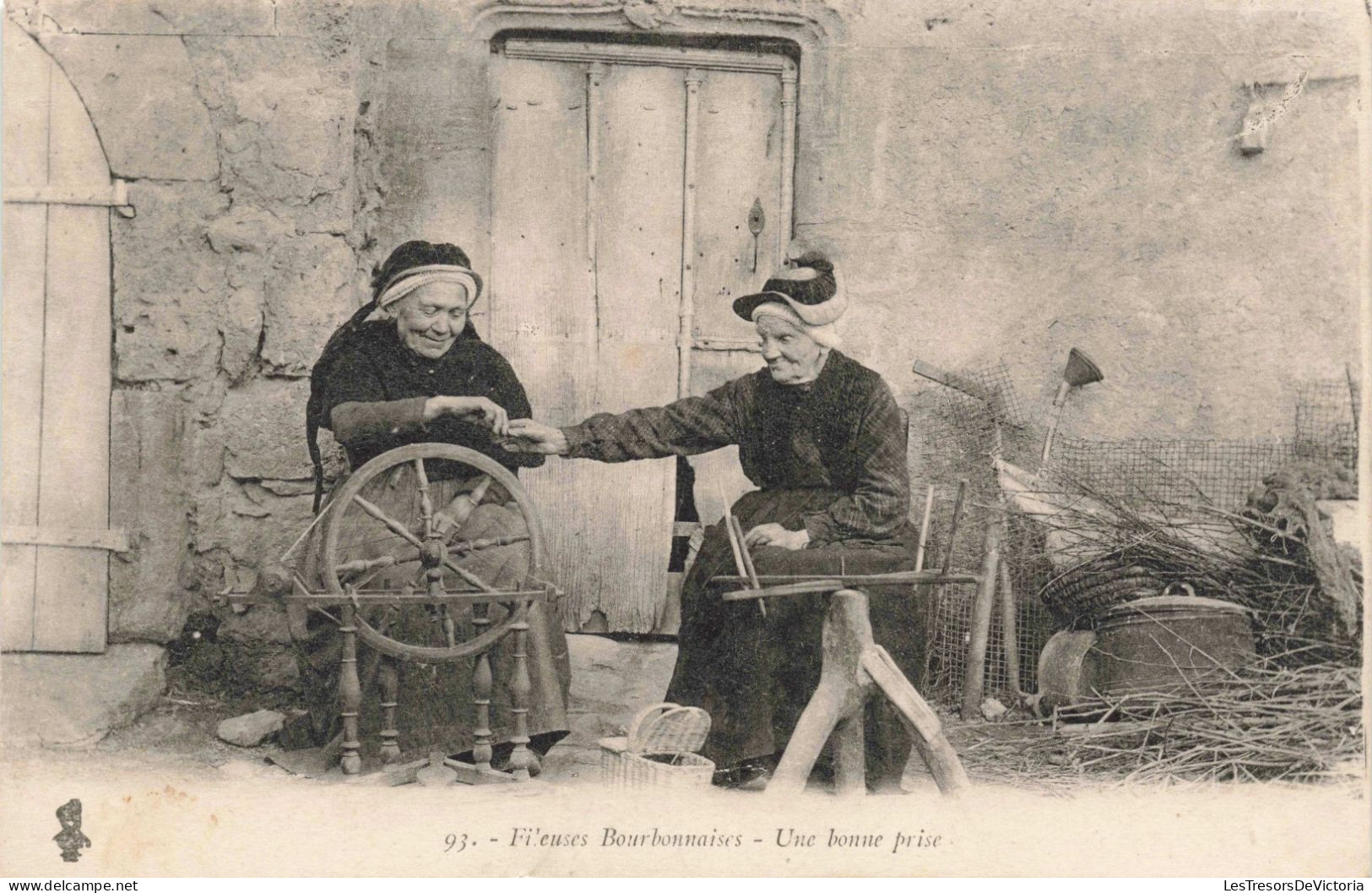 Métiers - Fileuses Bourbonnaises Une Bonne Prise - Edit. Beguin - Carte Postale Ancienne - Artesanal