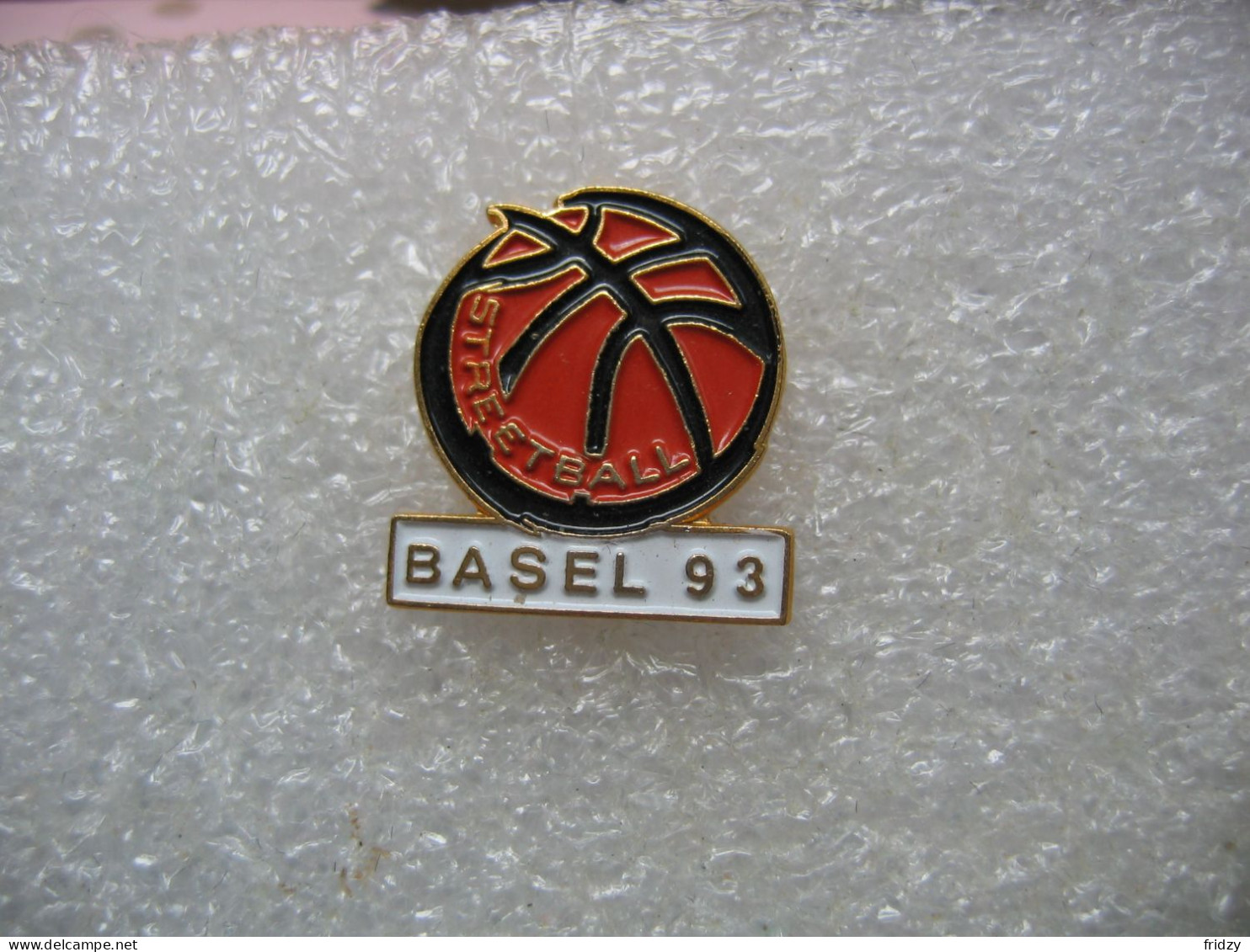 Pin's Streetball à Bale En 93 - Basketball
