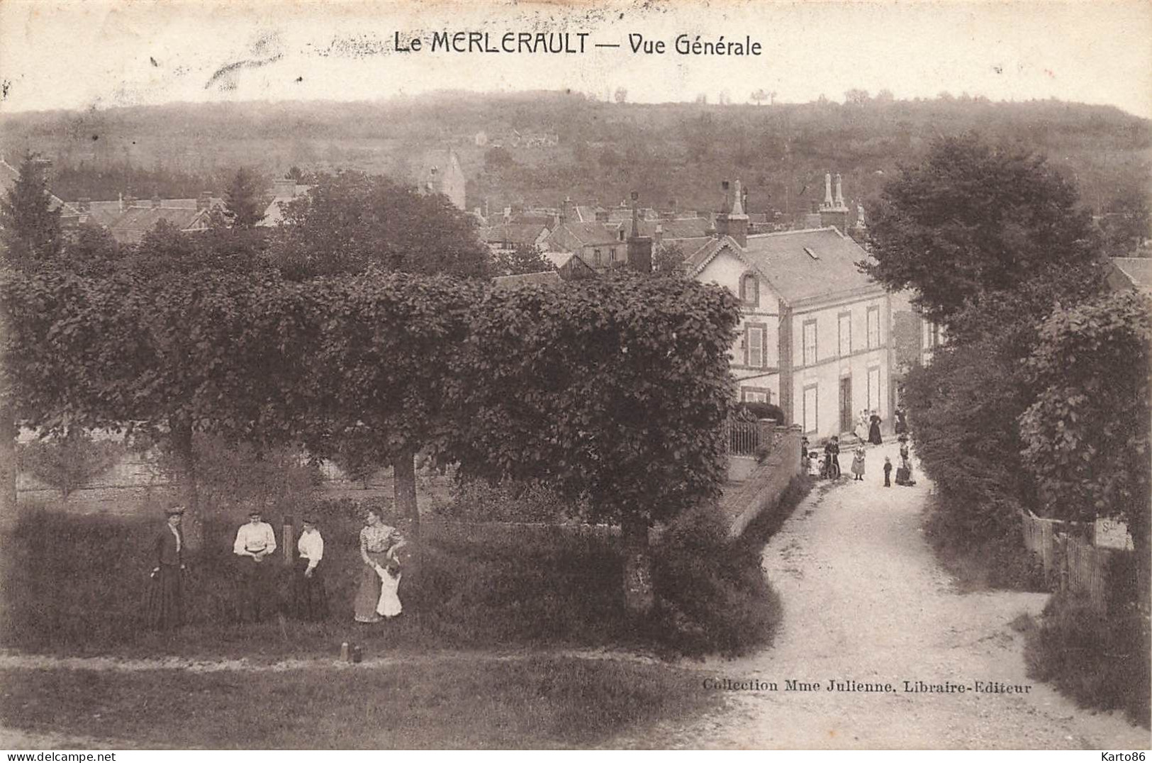 Le Merlerault * Route Et Vue Générale Du Village - Le Merlerault