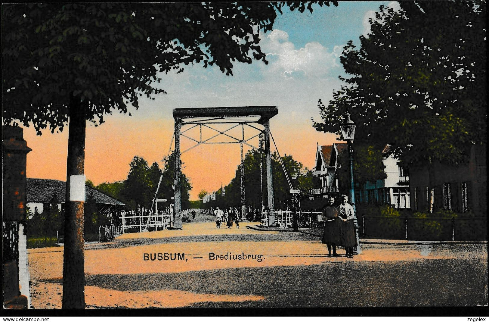 Bussum - Brediusbrug - Leuk Straatbeeld  - Bussum