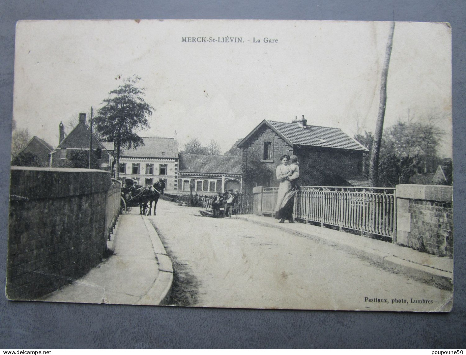 CPA  62 Pas De Calais MERCK SAINT LIEVIN Prés Fauquembergues - La Gare  Attelage , 2 Chevaux Femme Et Son Enfant 1910 - Fauquembergues