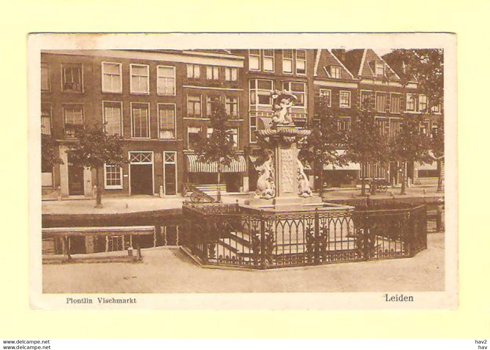 Leiden Plontlin Vischmarkt 1928 RY28308 - Leiden