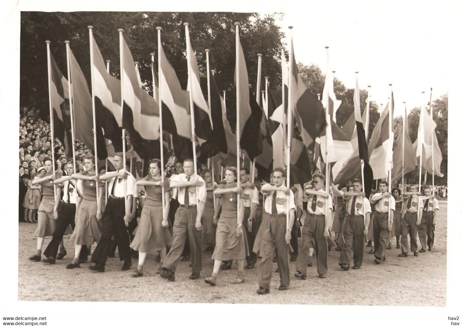 Nijmegen Persfoto 4-Daagse Vlaggen 1956? KE1386 - Nijmegen