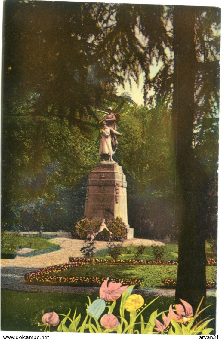 CASTELSARRASIN  (TARN Et GARONNE )  - MONUMENTS Aux MORTS De La GRANCE GUERRE 1914  1918  - - Monuments Aux Morts
