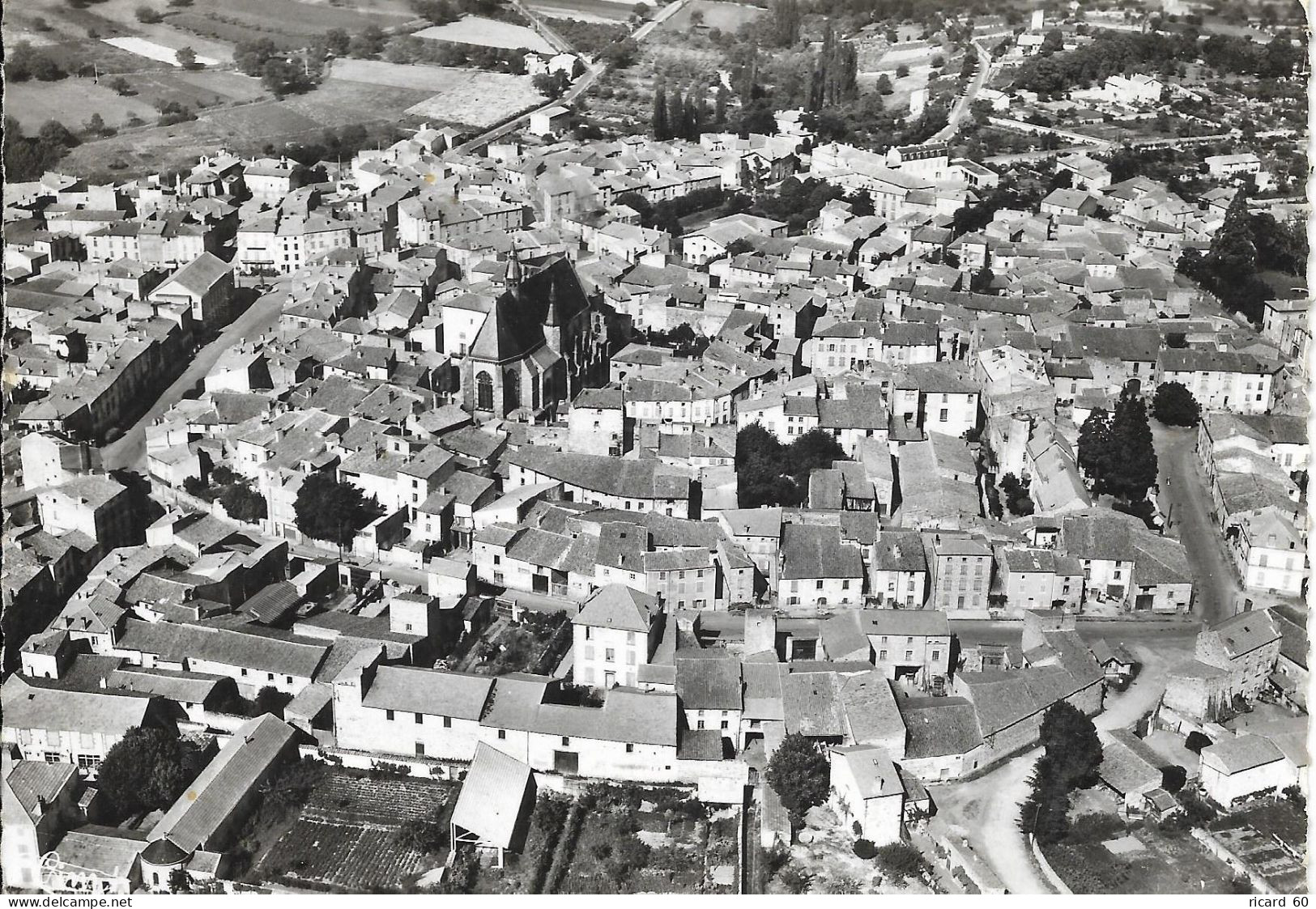 Cpa Vic Le Comte, Vue Générale Aérienne - Vic Le Comte