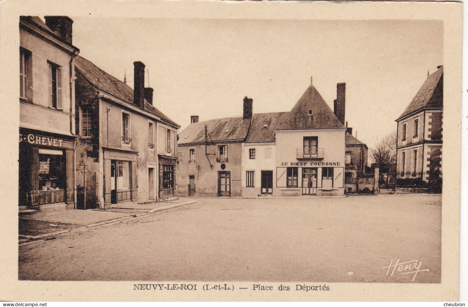 37. NEUVY LE ROI. CPA SEPIA.  PLACE DES DEPORTES. RESTAURANT"AU BOEUF COURONNE". - Neuvy-le-Roi