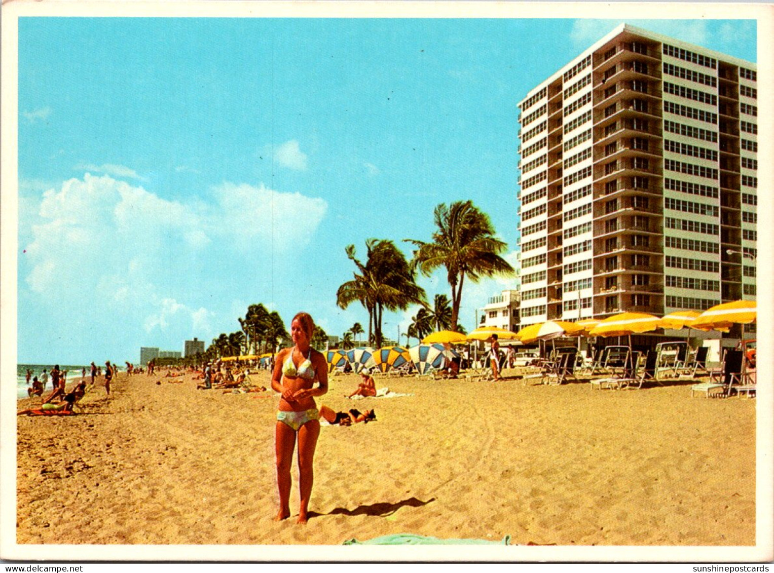 Florida Fort Lauderdale Beach Scene With Semi Naked Girl - Fort Lauderdale