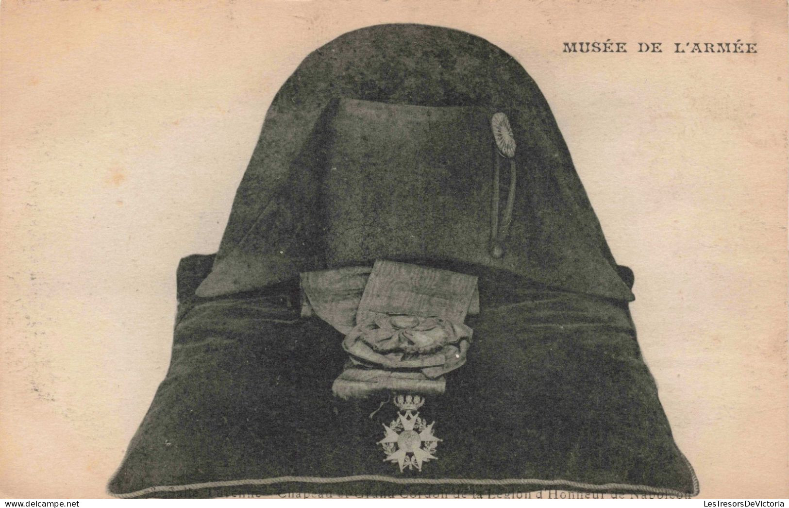 MILITARIA - Musée De L'Armée - Uniforme - Médaille - Carte Postale Ancienne - Uniformi