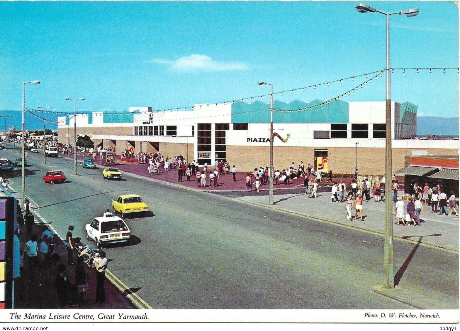 THE MARINA LEISURE CENTRE, GREAT YARMOUTH, NORFOLK, ENGLAND. UNUSED POSTCARD   Wp8 - Great Yarmouth