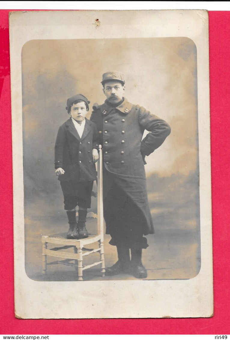 Cpa, Carte Photo,  Régiment 19e, Militaire Avec Son Enfant, Voir Scannes, Dos Vierge - Personen