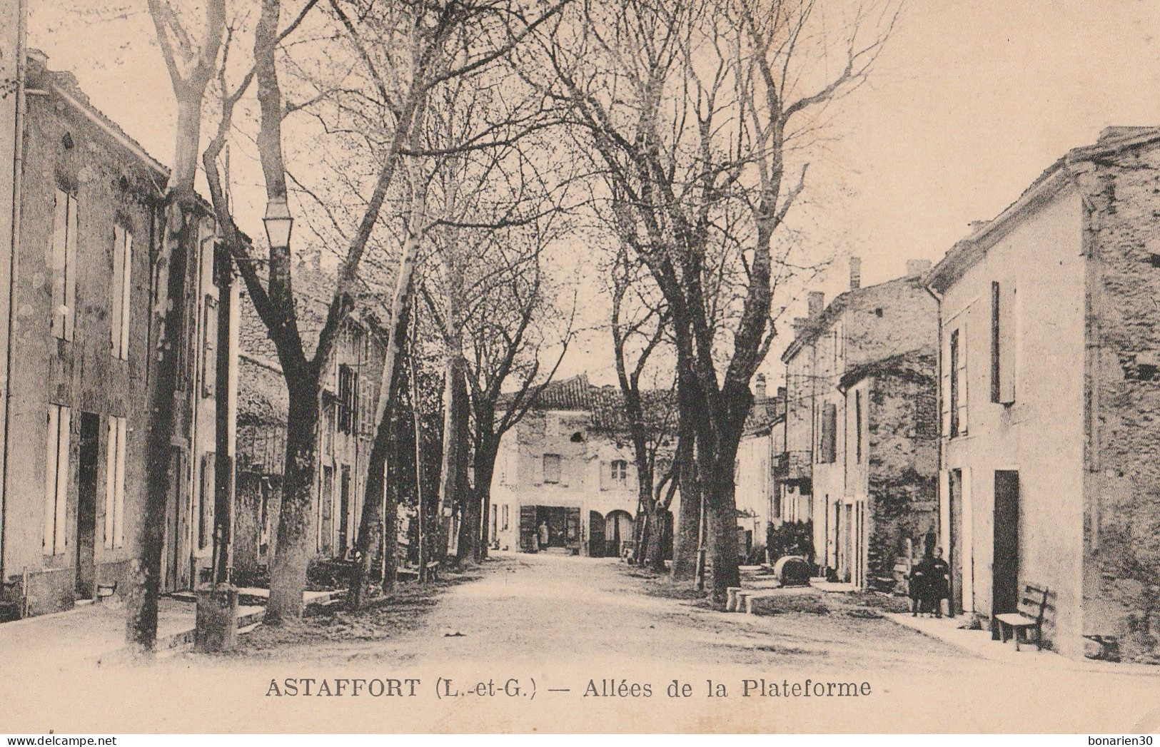 CPA 47 ASTAFFORT ALLEES DE LA PLATEFORME - Astaffort