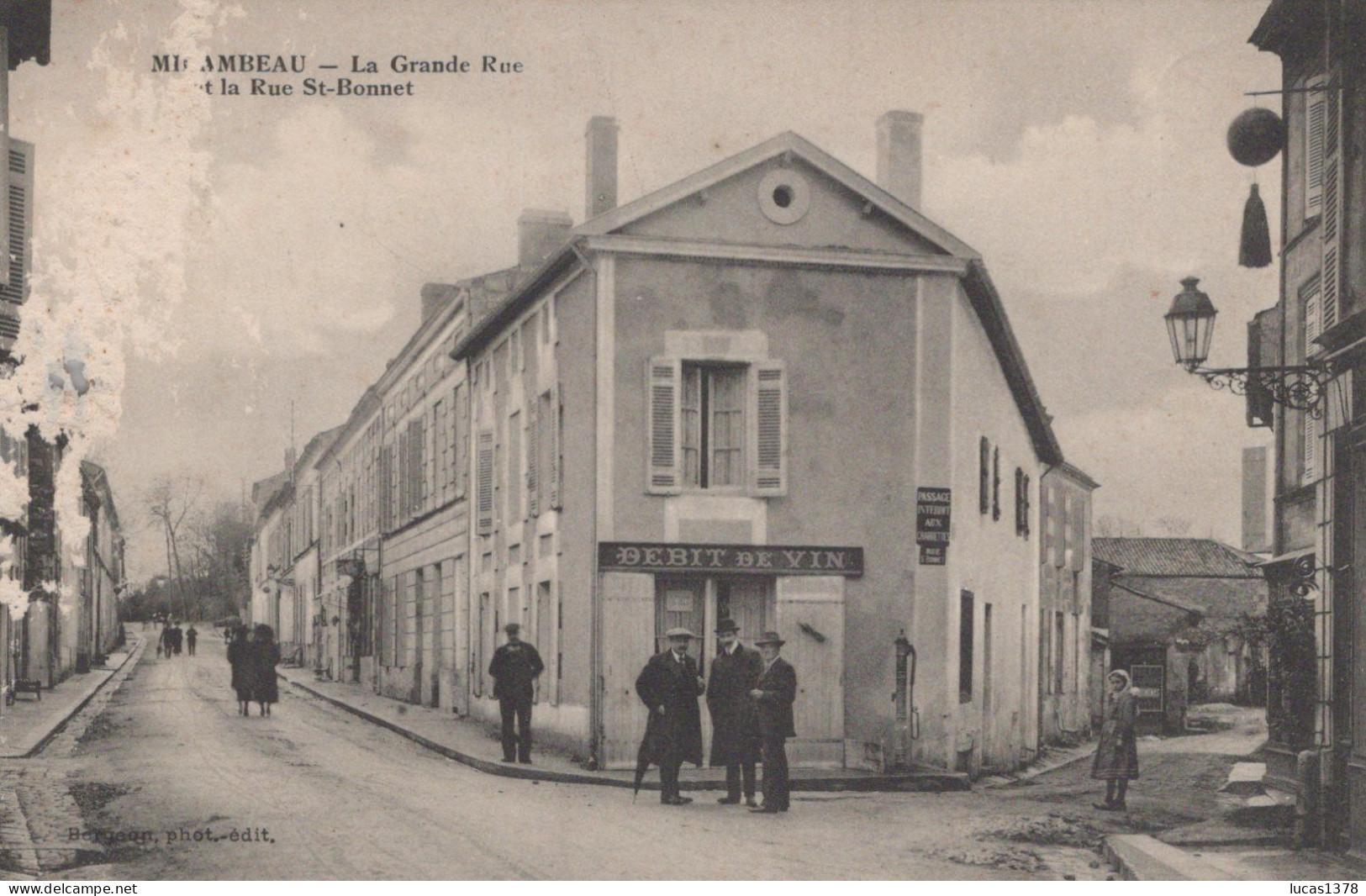 17 / MIRAMBEAU / GRANDE RUE ET RUE ST BONNET / DEBIT DE VIN - Mirambeau