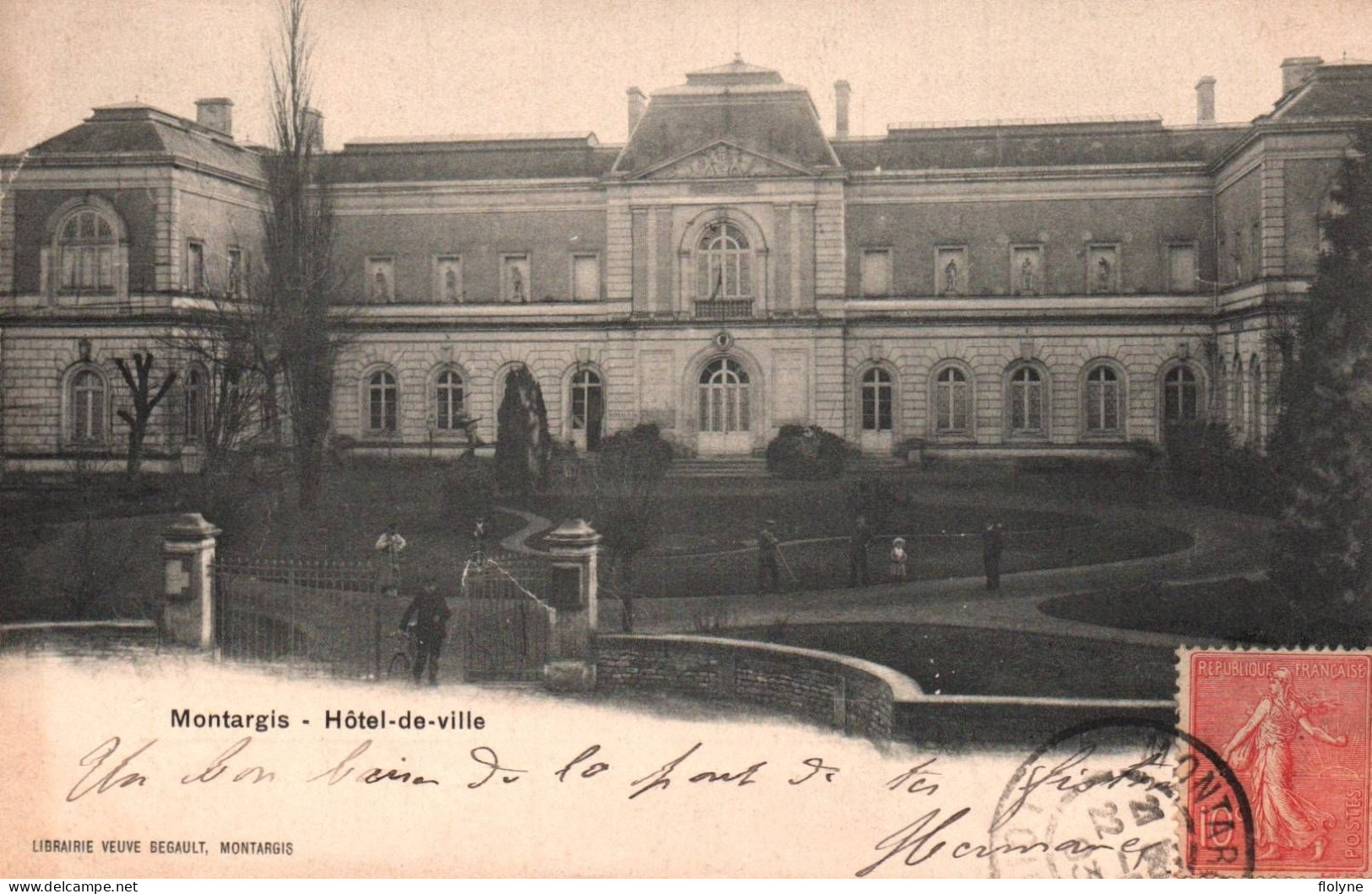 Montargis - Place Et Hôtel De Ville - Montargis