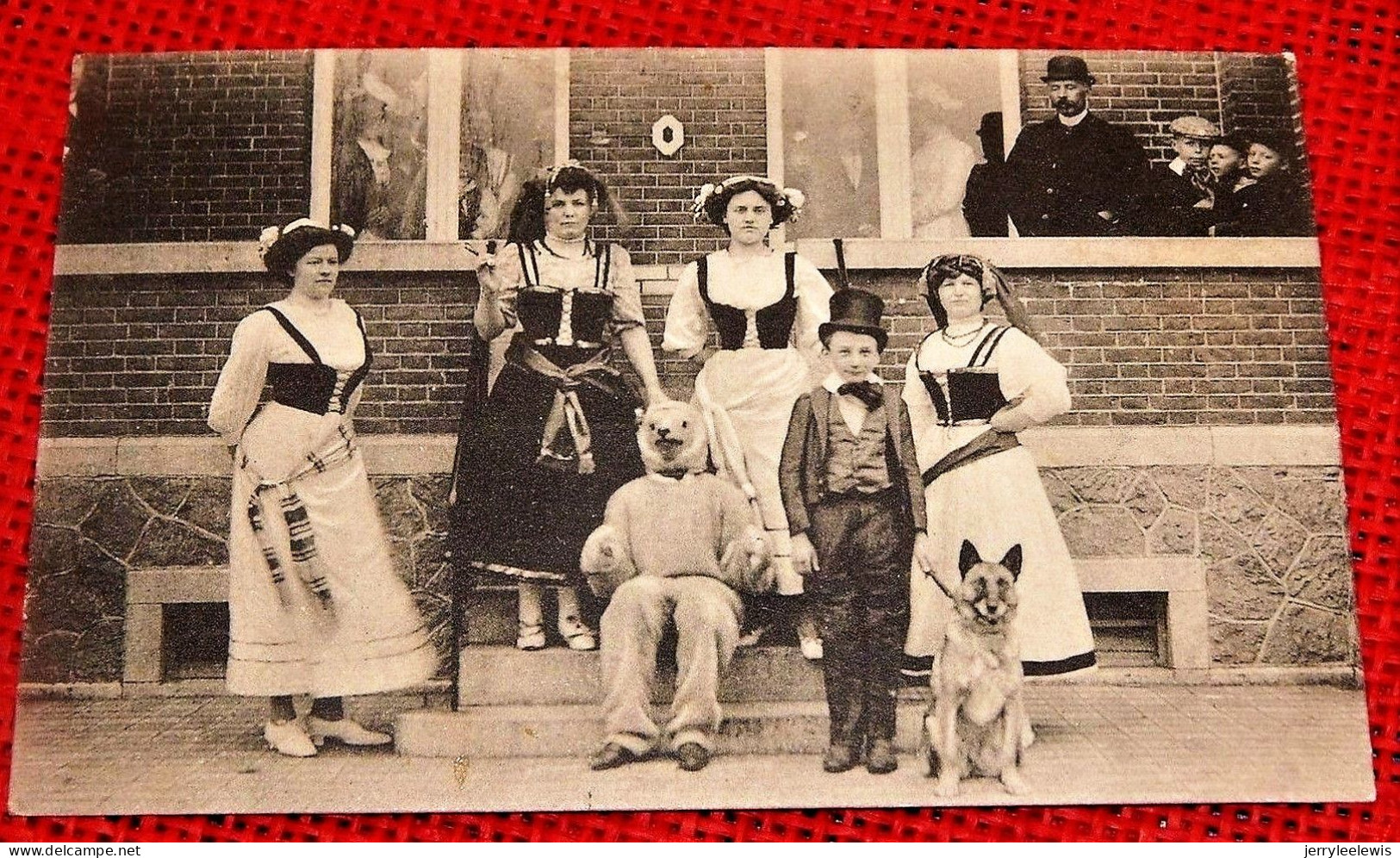 LANDEN  - Vlaamse Kermis, Mei 1910. De Verstandige Beer - Kermesse Flamande, Mai 1910 - L'ours Savant - Landen
