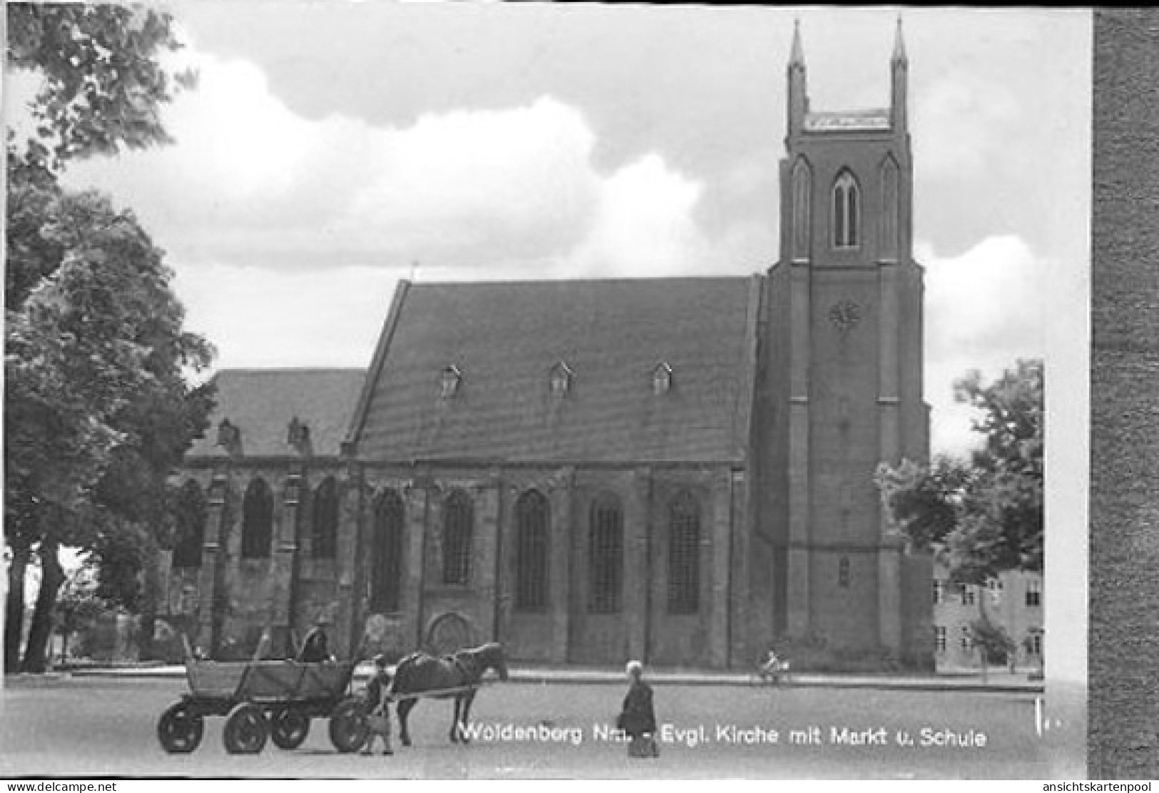 9 Negative Woldenberg Neumark, Straße, Kirche, Ruine