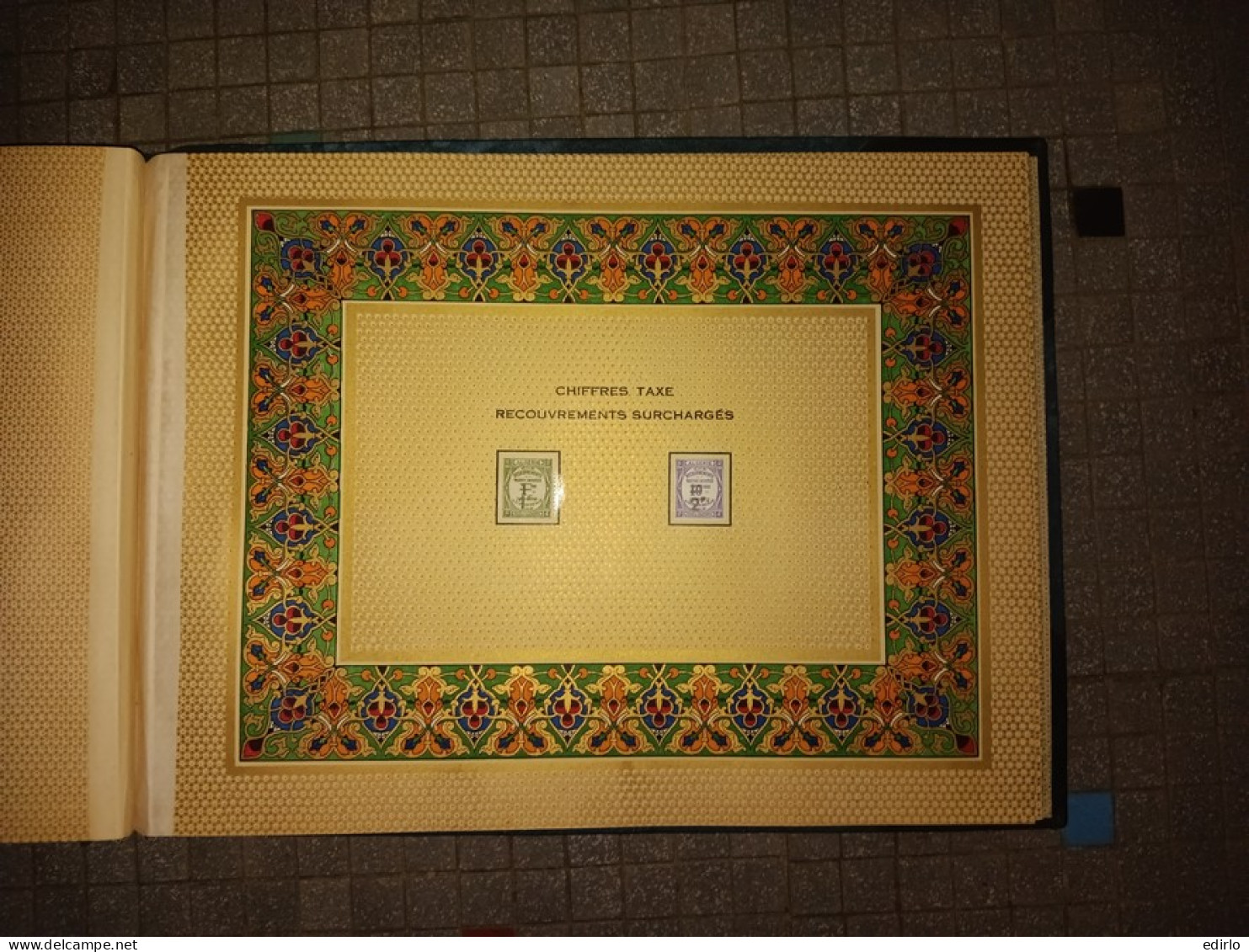 /// RARISSIME 155 EXEMPLAIRES ///  Album avec les timbres d'Algérie neufs avant commémoration du CENTENAIRE de l'ALGERIE
